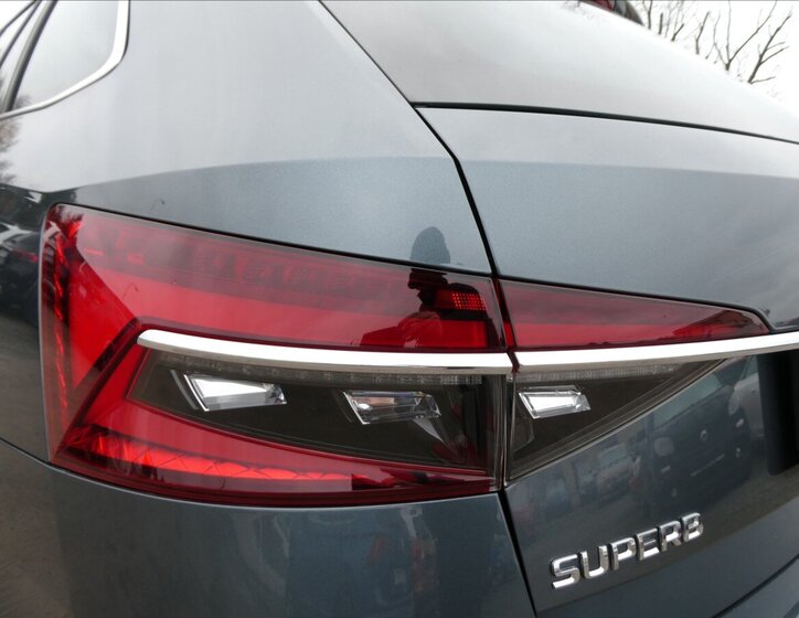 Škoda Superb 11