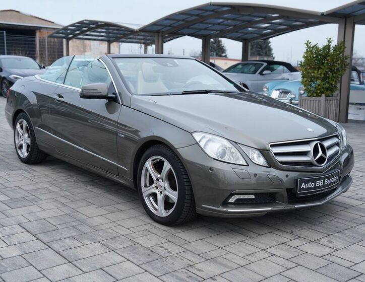 Mercedes-Benz Třídy E 12