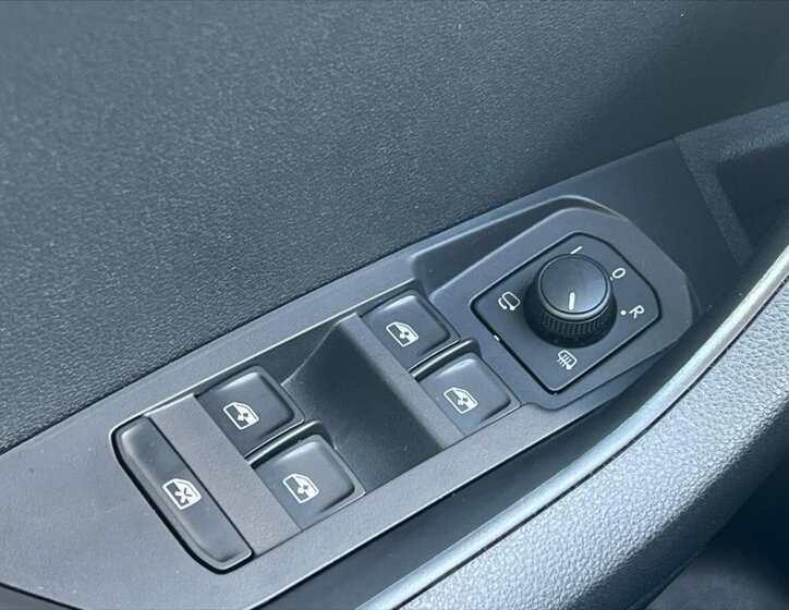 Škoda Karoq SUV / Terénní 1,5 l 110 kw