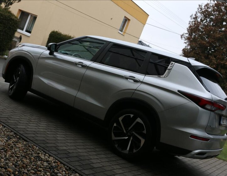 Mitsubishi Outlander SUV / Terénní 2,4 l 162 kw
