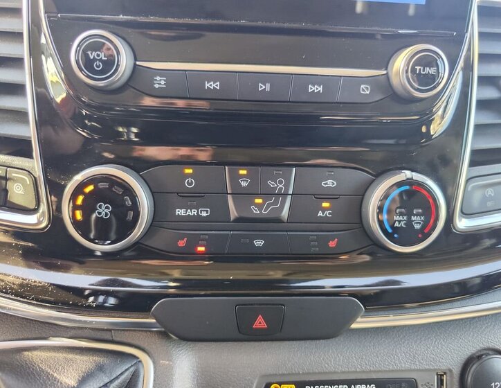 Ford Tourneo Custom VAN / Minibus 2,0 l 110 kw