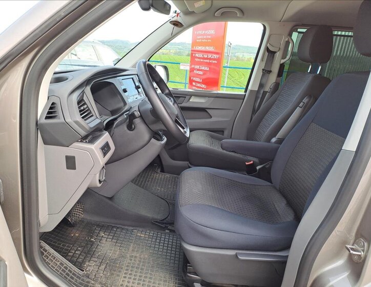 Volkswagen Caravelle 6