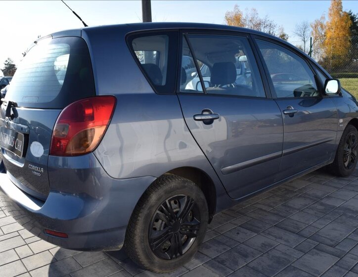 Toyota Corolla Verso Kombi 1,6 l 81 kw