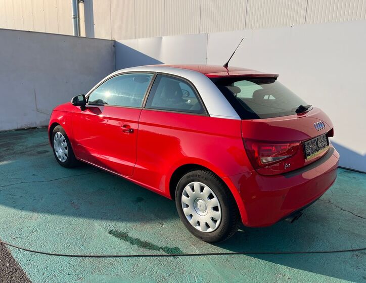 Audi A1 4
