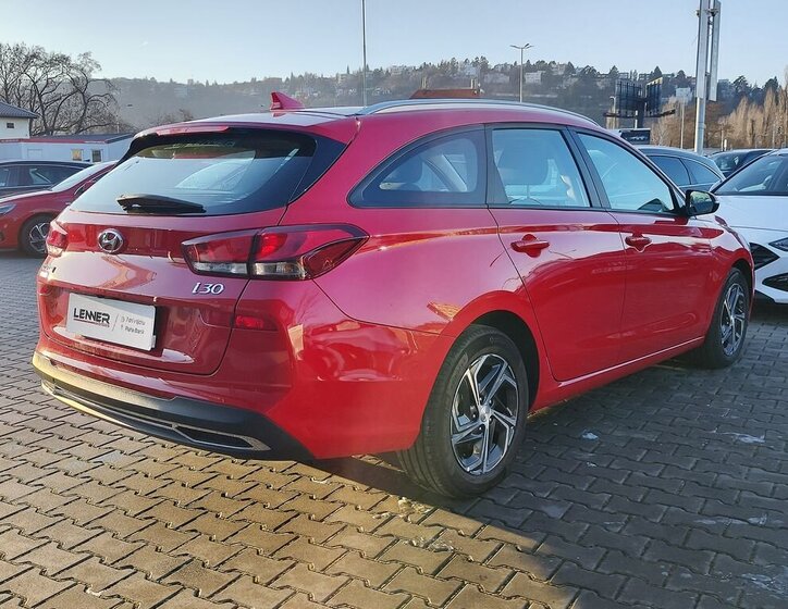 Hyundai i30 Kombi 998,0 88 kw