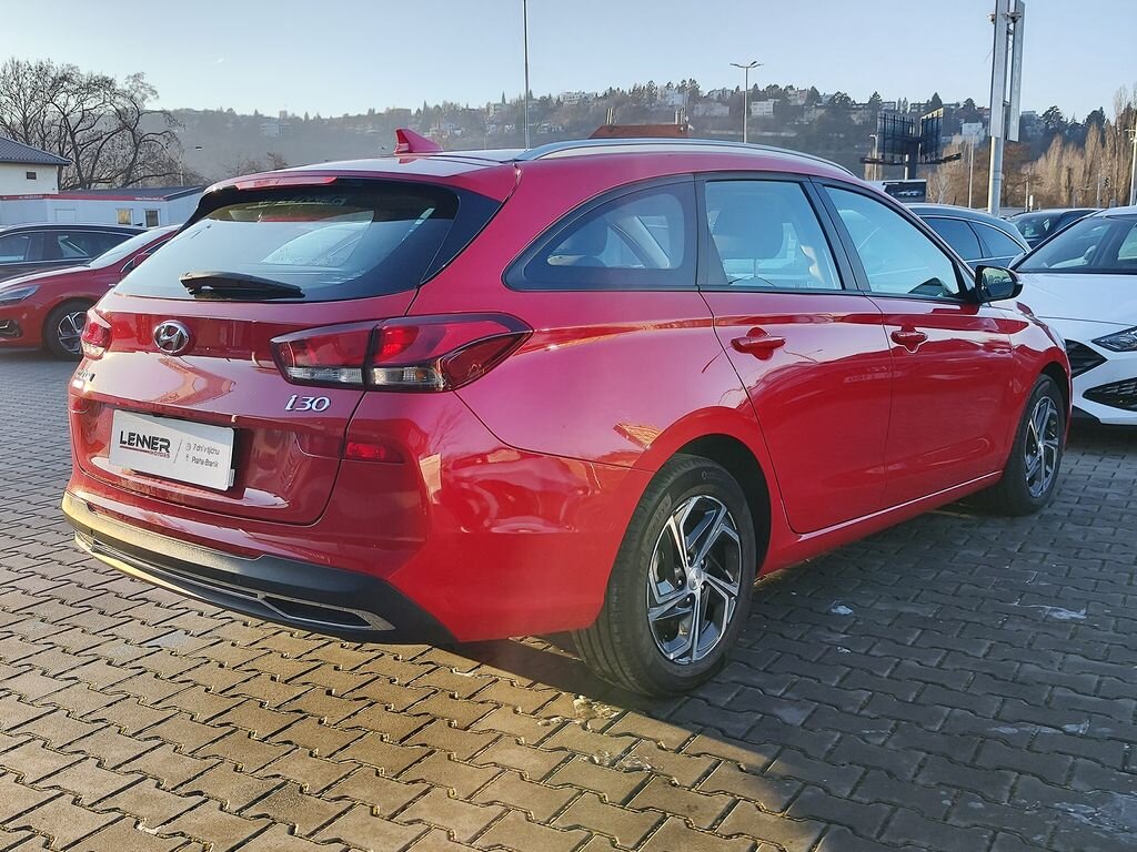 Hyundai i30 Kombi 998,0 88 kw