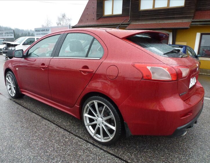 Mitsubishi Lancer Hatchback 2,0 l 217 kw