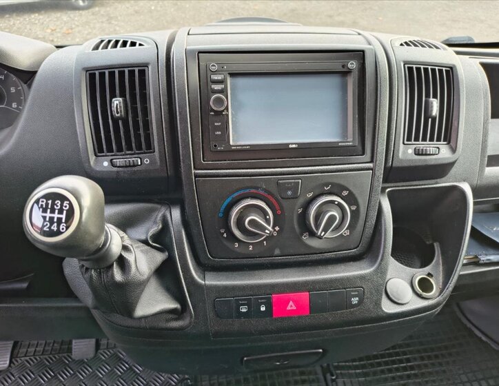 Peugeot Boxer Valník 2,0 l 120 kw