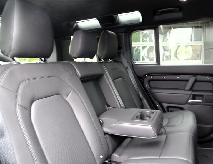 Land Rover Defender SUV 3,0 l 257 kw
