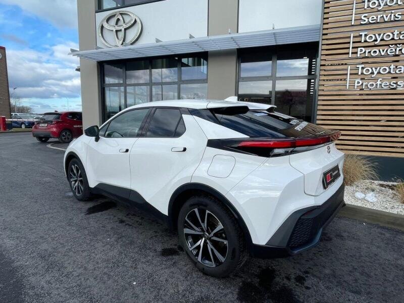 Toyota C-HR SUV / Terénní 1,8 l 98 kw
