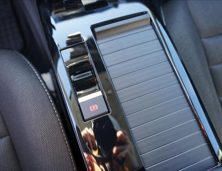 Citroën C4 X Sedan / Limuzína 1,2 l 96 kw