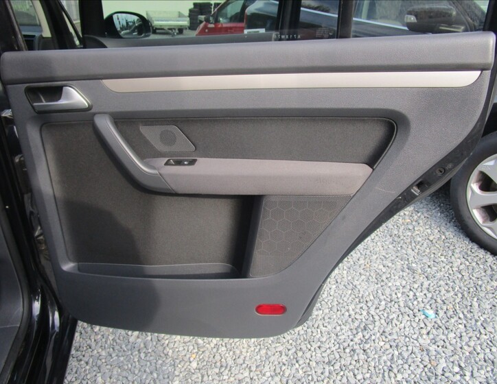 Volkswagen Touran 24