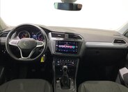 Volkswagen Tiguan 9