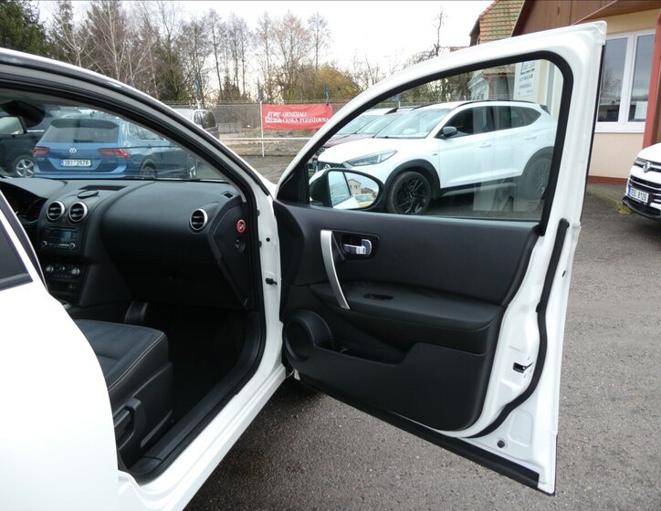 Nissan Qashqai SUV 2,0 l 104 kw