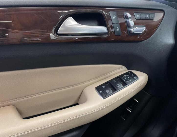 Mercedes-Benz GLS 12