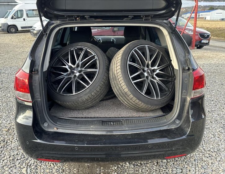 Chevrolet Cruze Kombi 1,7 l 96 kw