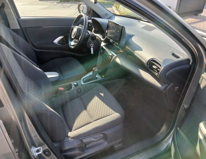 Toyota Yaris Cross 15