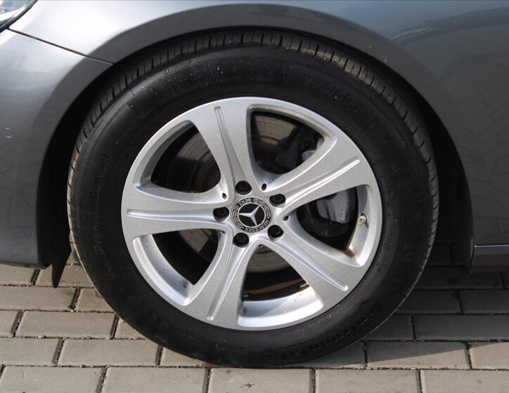 Mercedes-Benz Třídy E Sedan 2,0 l 155 kw