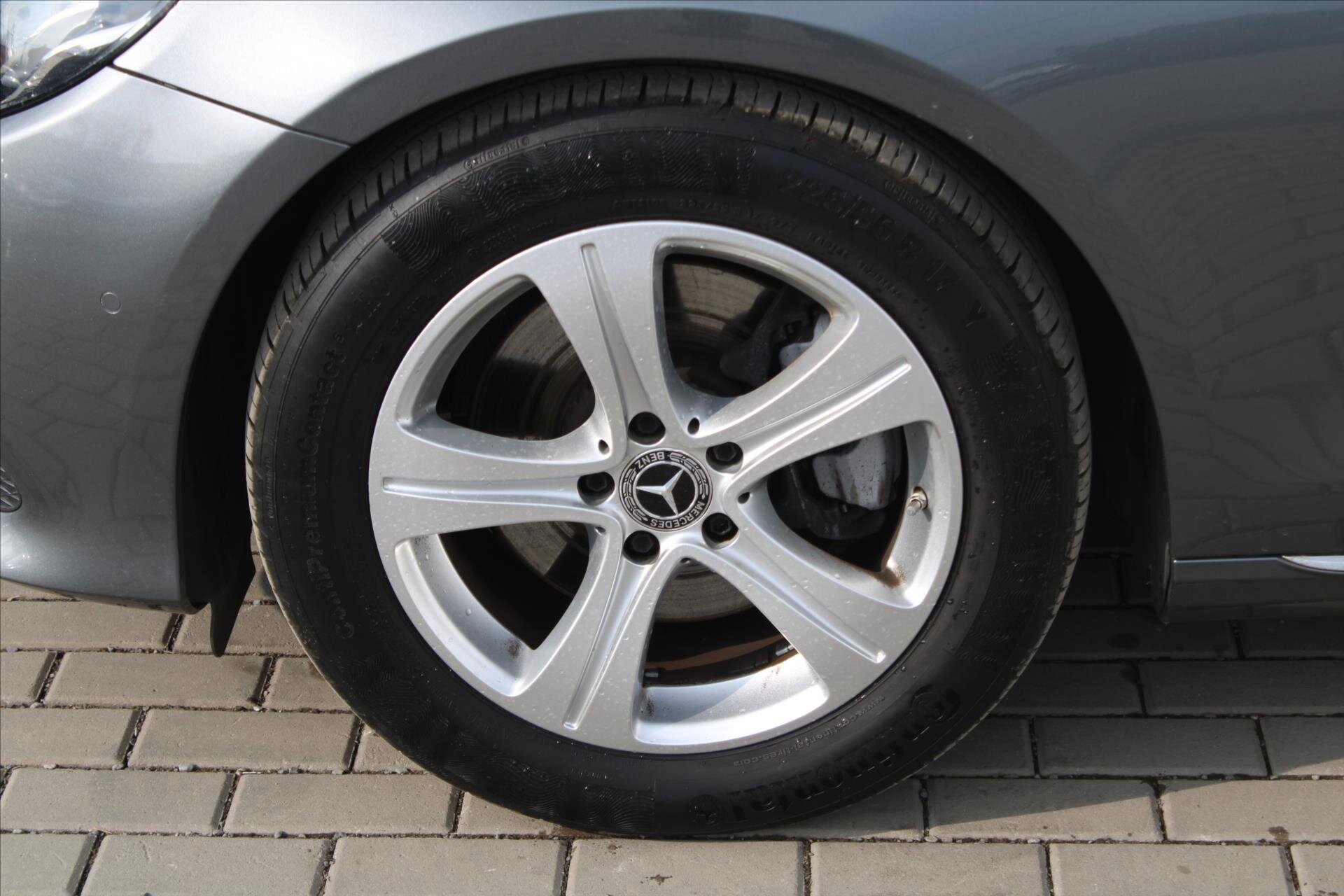 Mercedes-Benz Třídy E Sedan 2,0 l 155 kw