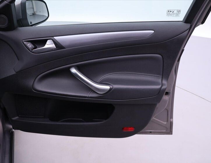 Ford Mondeo Kombi 2,0 l 120 kw