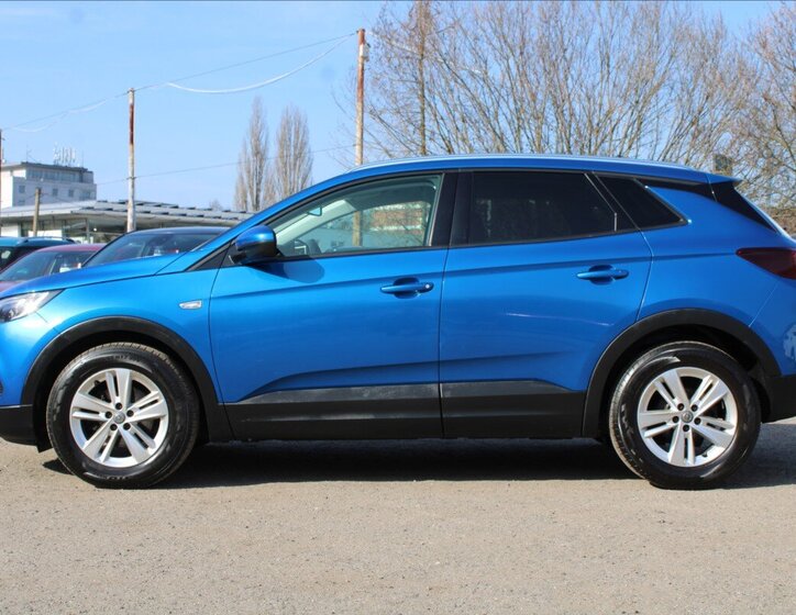 Opel Grandland X SUV / Terénní 1,2 l 96 kw
