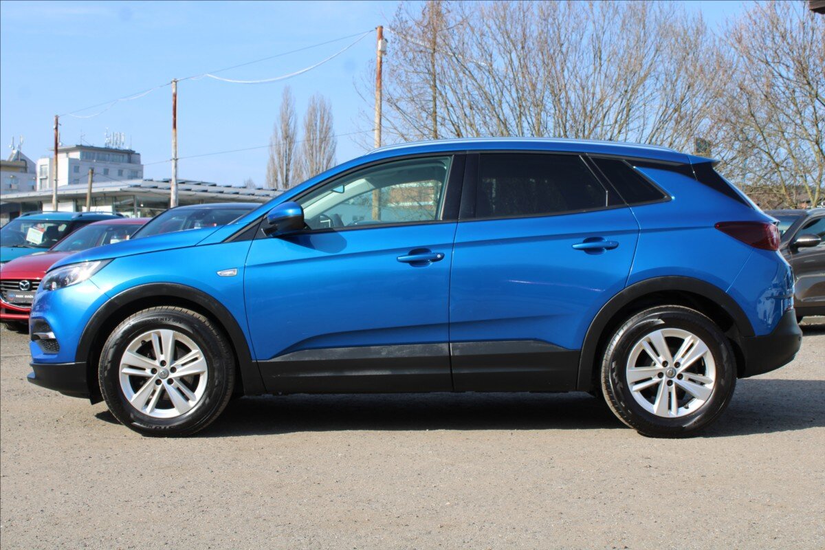 Opel Grandland X SUV / Terénní 1,2 l 96 kw