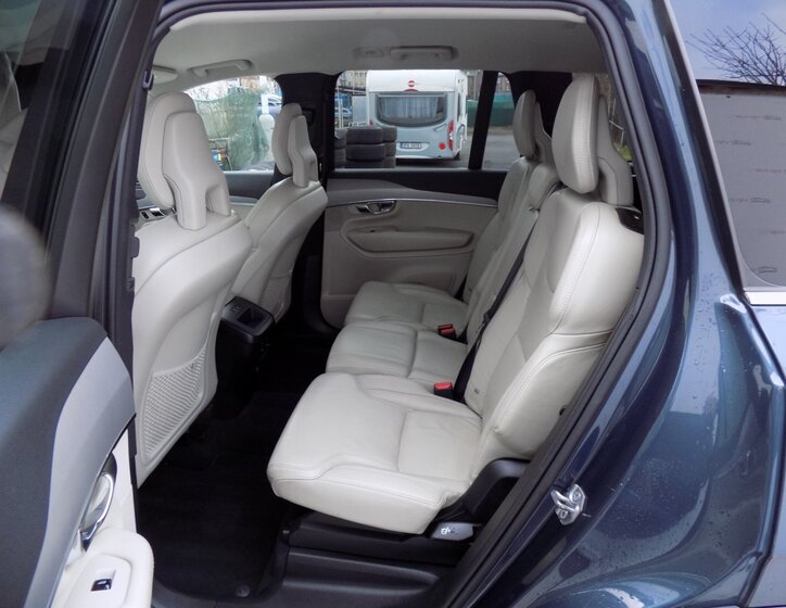 Volvo XC90 11