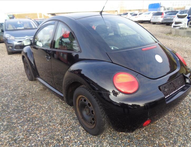 Volkswagen New Beetle 5
