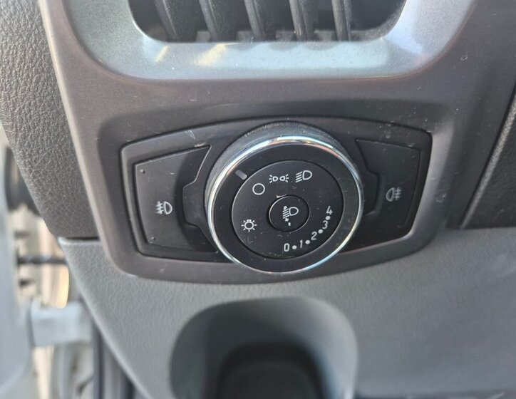 Ford Transit Custom Skříň 2,0 l 77 kw