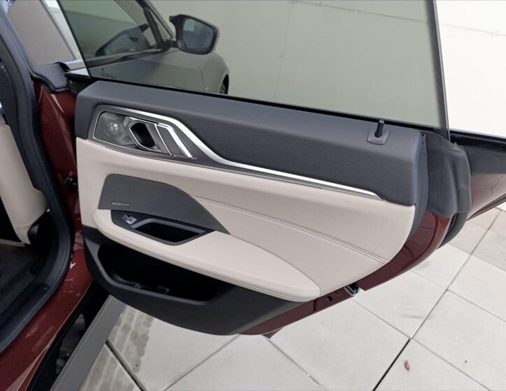 BMW i4 Sedan / Limuzína 0,0 400 kw