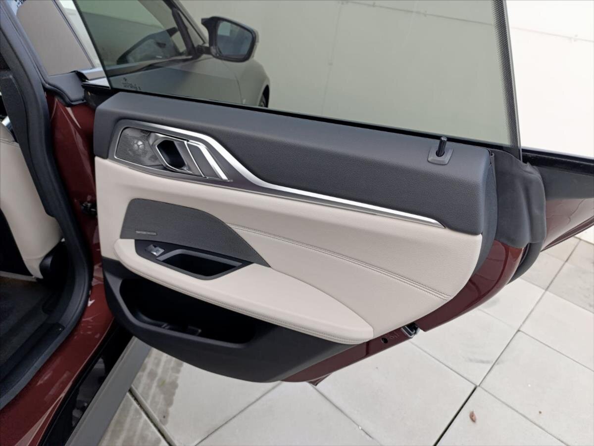 BMW i4 Sedan / Limuzína 0,0 400 kw