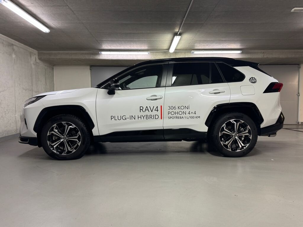 Toyota RAV4 SUV 2,5 l 228 kw