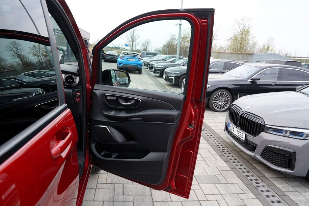 Mercedes-Benz Třídy V MPV 2,0 l 176 kw