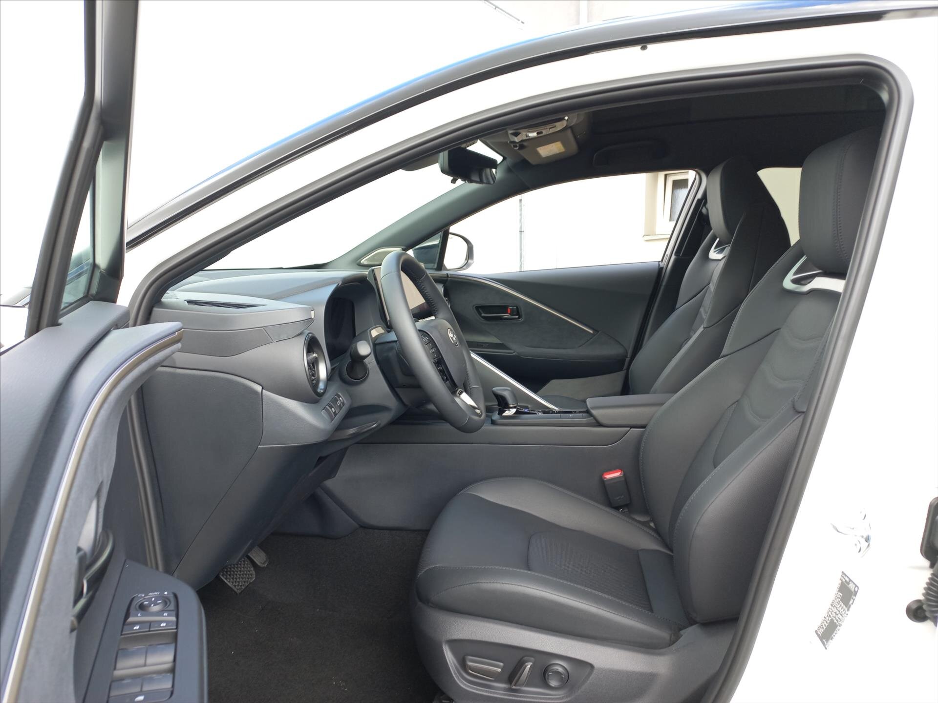 Toyota C-HR CUV / Crossover 1,8 l 72 kw