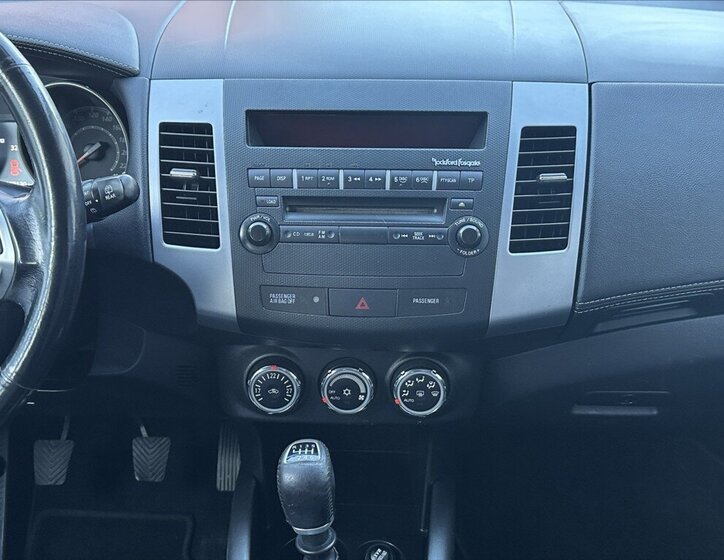 Mitsubishi Outlander SUV / Terénní 2,3 l 130 kw