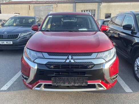Mitsubishi Outlander SUV / Terénní 2,4 l 165 kw