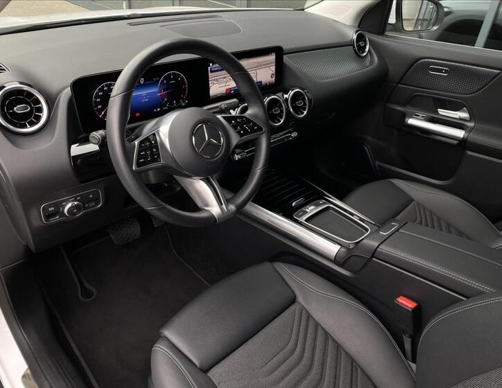 Mercedes-Benz GLA 9