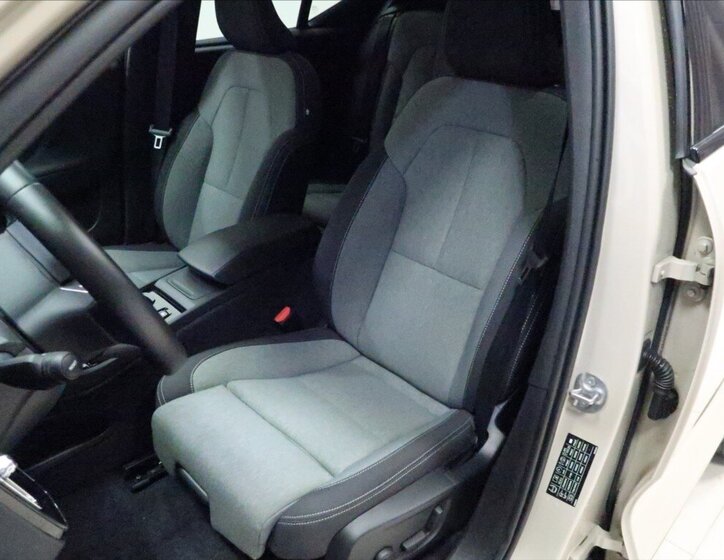 Volvo XC40 SUV 2,0 l 120 kw