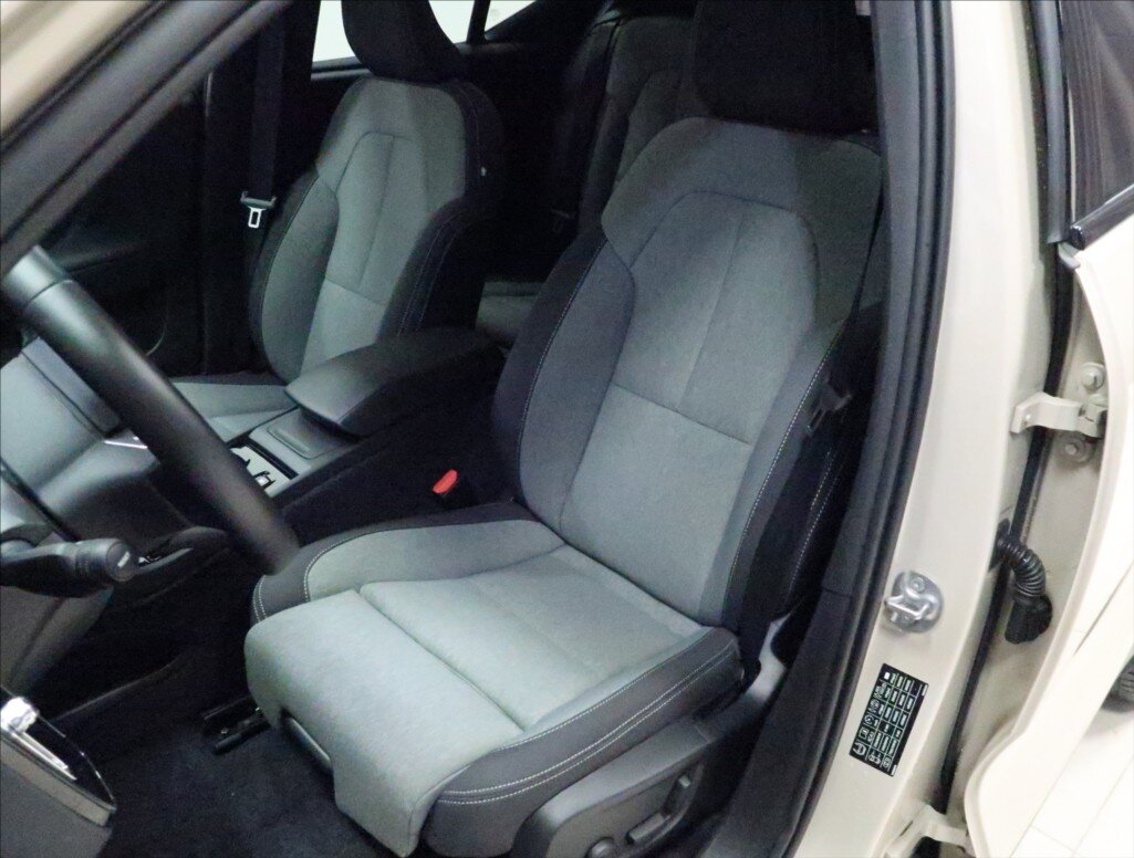 Volvo XC40 SUV 2,0 l 120 kw