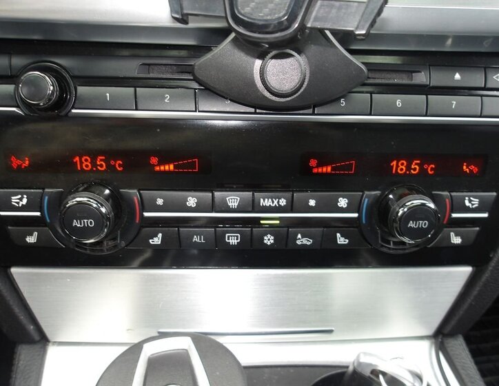 BMW Řada 7 Sedan / Limuzína 3,0 l 180 kw