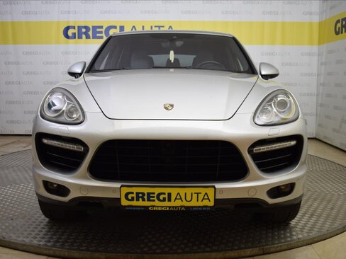 Porsche Cayenne SUV 4,8 l 405 kw