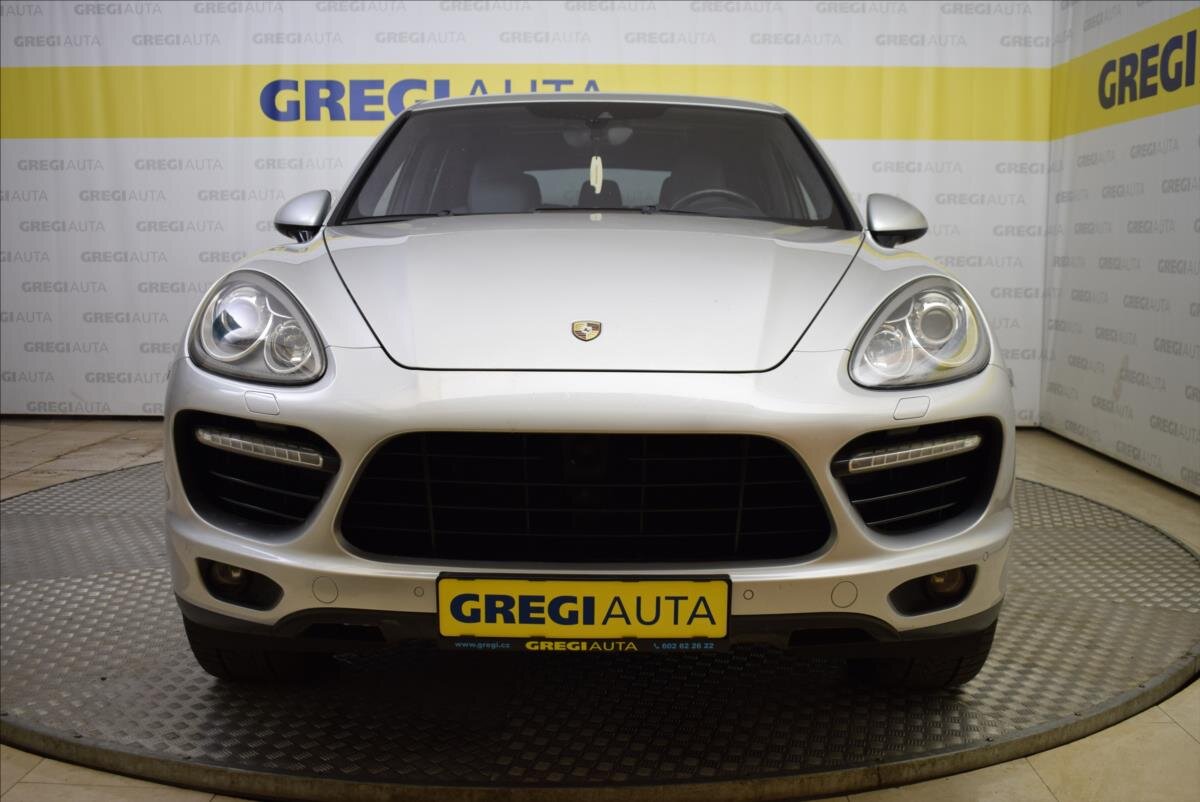 Porsche Cayenne SUV 4,8 l 405 kw