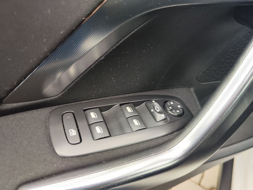 Peugeot 2008 SUV / Terénní 1,2 l 81 kw