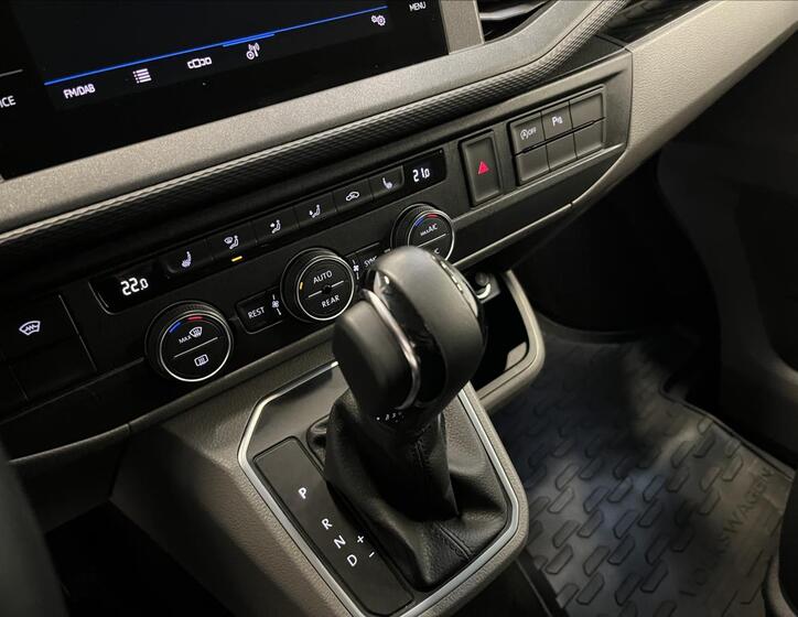 Volkswagen Caravelle 13