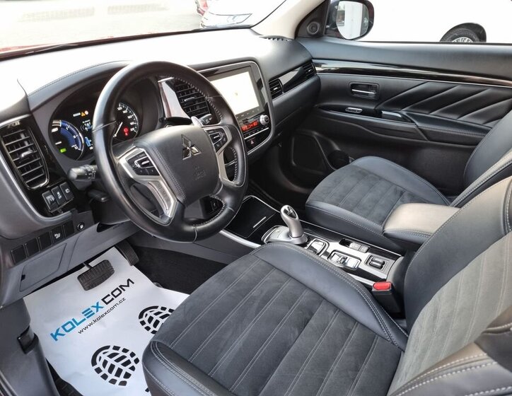 Mitsubishi Outlander SUV / Terénní 2,4 l 165 kw