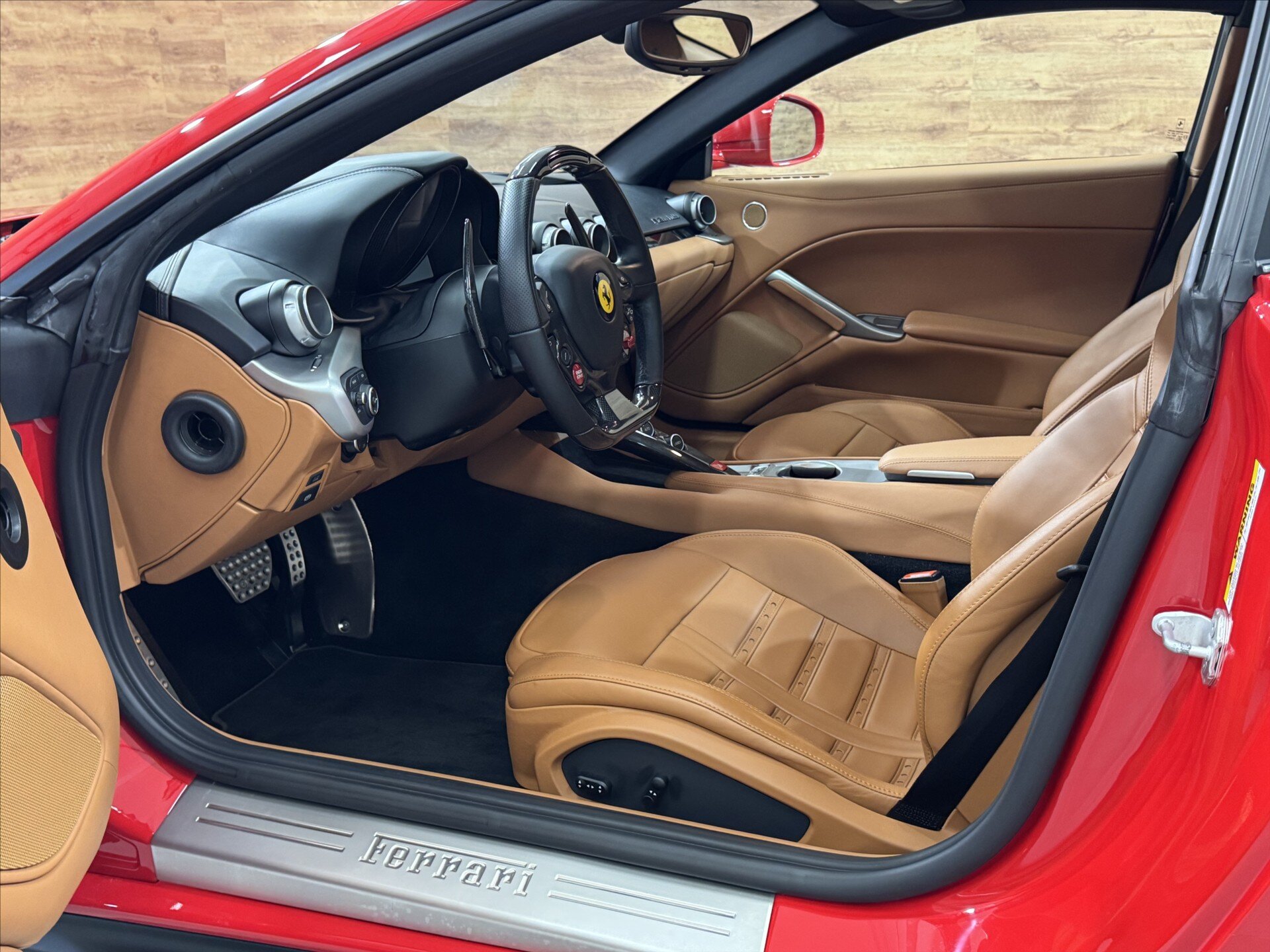 Ferrari F12 Berlinetta Kupé 6,3 l 541 kw