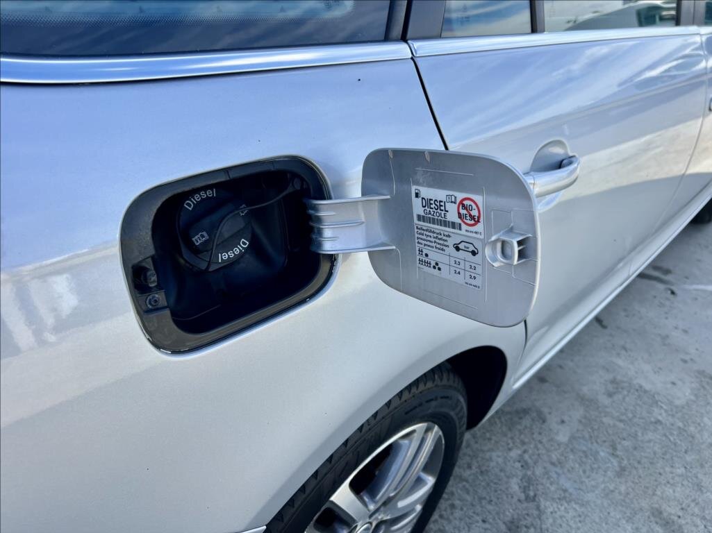 Volkswagen Golf Kombi 1,6 l 77 kw