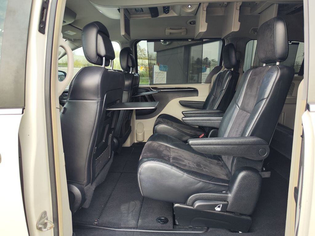 Lancia Voyager MPV 2,8 l 120 kw