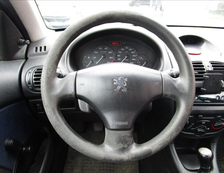 Peugeot 206 Hatchback 1,1 l 44 kw