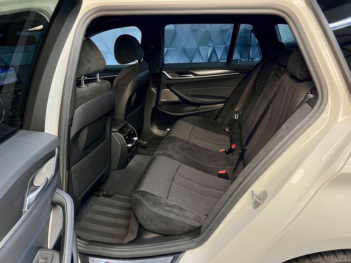 BMW Řada 5 Kombi 3,0 l 210 kw